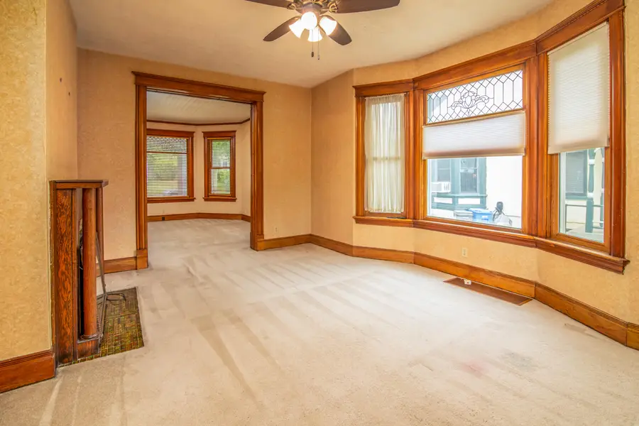 209 S Washington St, Watertown, WI 53094 - #3