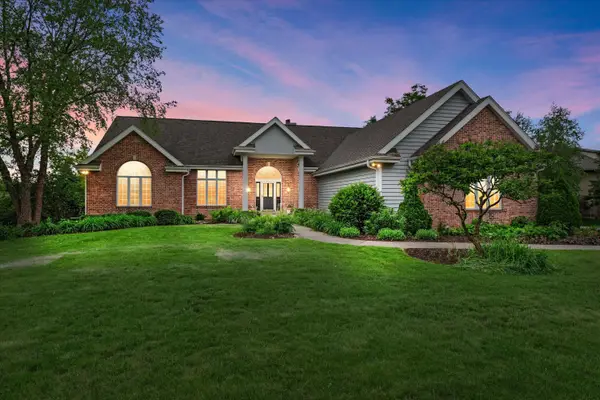 219 Muirfield Ct, North Prairie, WI 53153