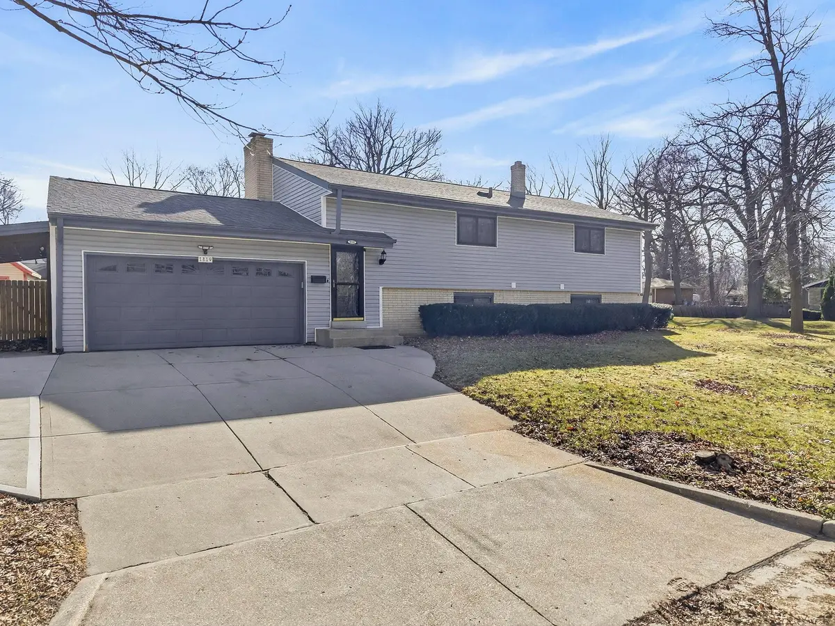 1819 W Mallory Ave, Milwaukee, WI 53221 - #1