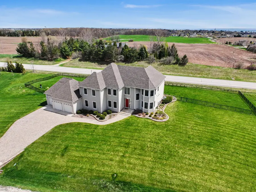 3268 Bay Hill Rd, Port Washington, WI 53074 - #2