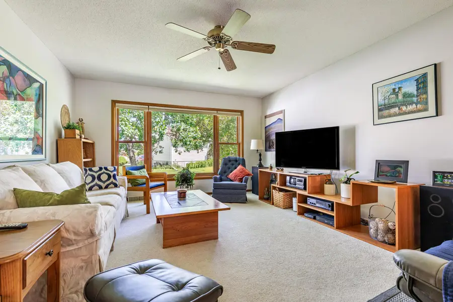 3625 Bentwood Pl, La Crosse, WI 54601 - #3