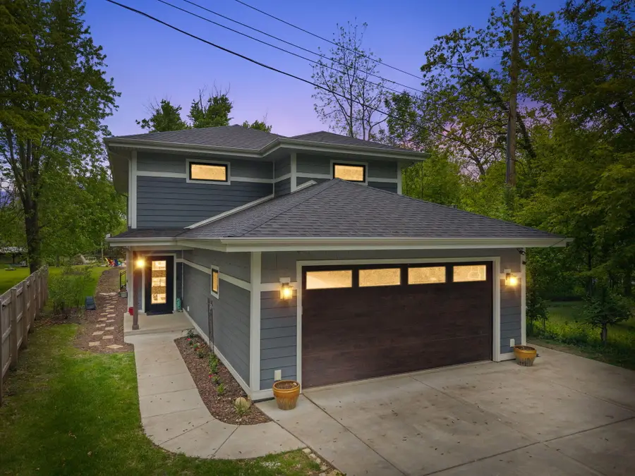 34215 Venice Park Rd, Delafield, WI 53018 - #3