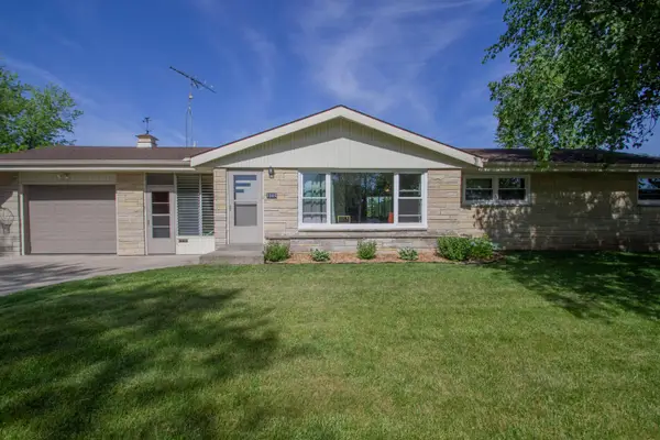 1006 Highland Ave, Watertown, WI 53098