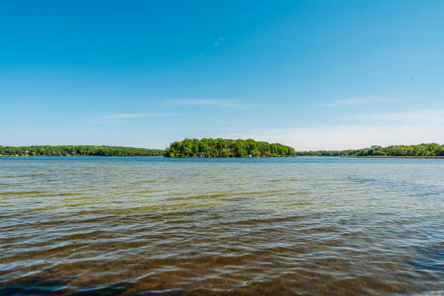 34639 Elm St, Summit, WI 53066 - #2