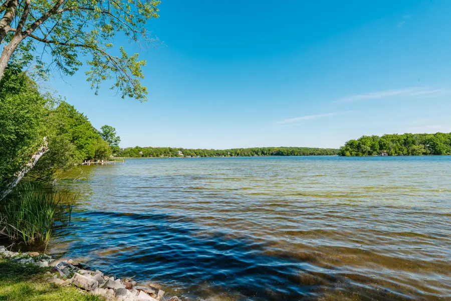 34639 Elm St, Summit, WI 53066 - #3