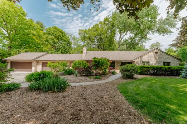 2045 Hawthorne Dr, Elm Grove, WI 53122