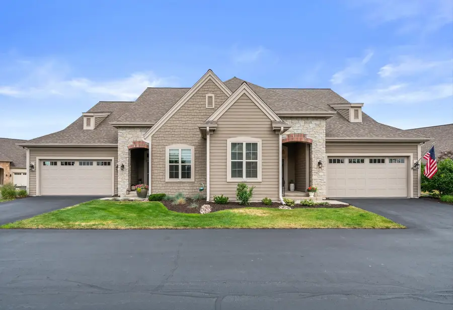 1522 Champion Ct, Oconomowoc, WI 53066 - #2