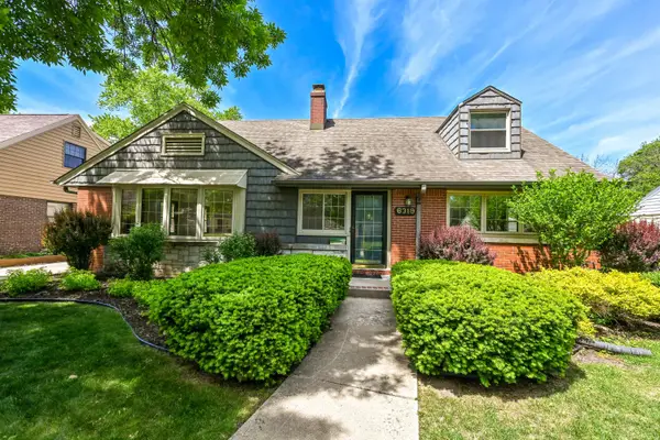 6319 N Bay Ridge Ave, Whitefish Bay, WI 53217