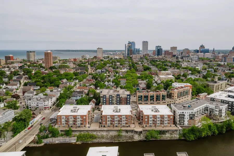 1915 N Water St, Milwaukee, WI 53202 - #2