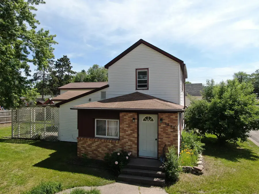 1222 S Wacouta Ave, Prairie Du Chien, WI 53821 - #2