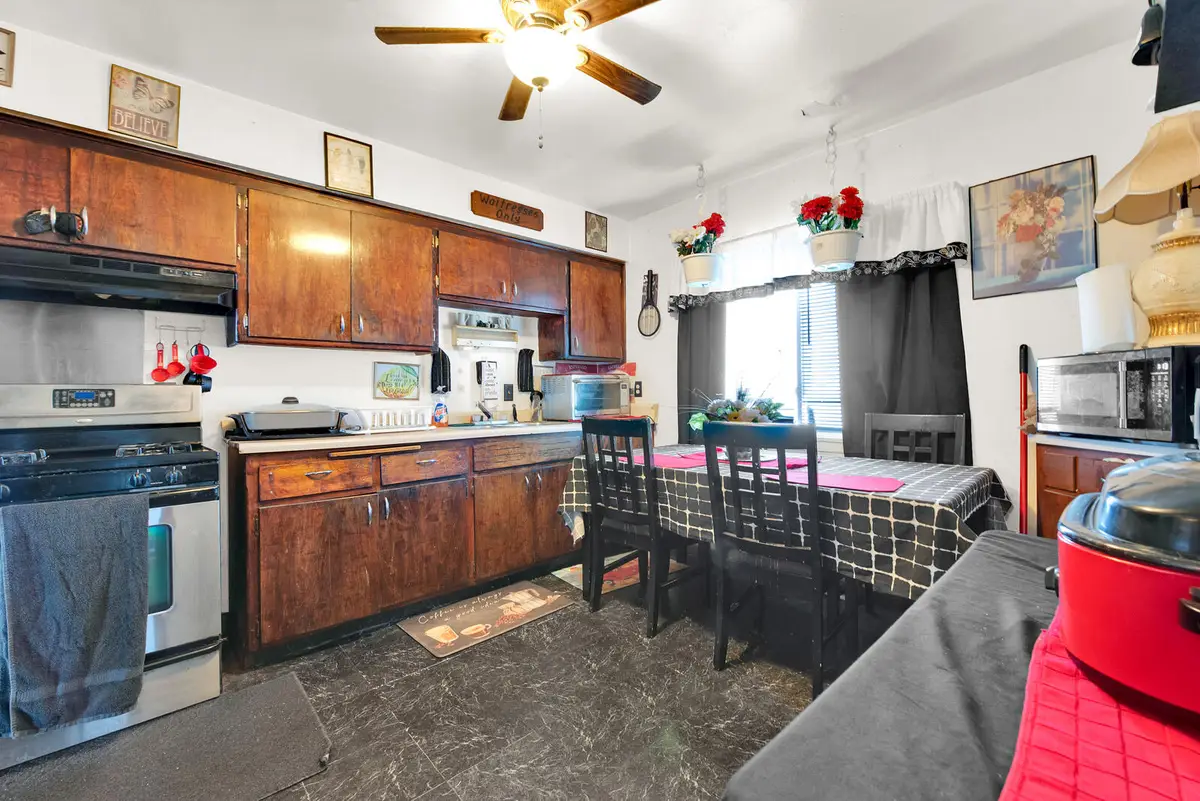 5742 N 99th St, Milwaukee, WI 53225 - #1