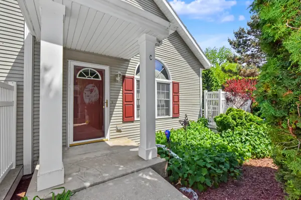 2815 Edwards St, East Troy, WI 53120