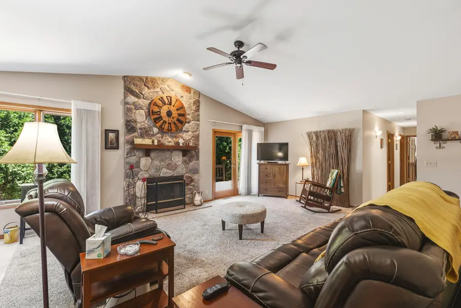 N81W13163 Country Terrace Ln, Menomonee Falls, WI 53051 - #3