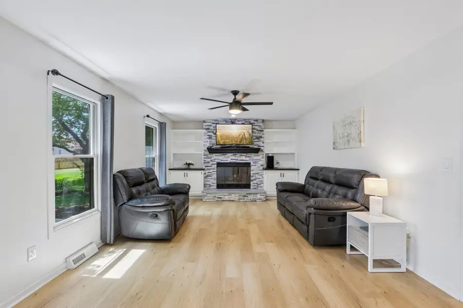 1241 Riverton Dr, Mukwonago, WI 53149 - #2