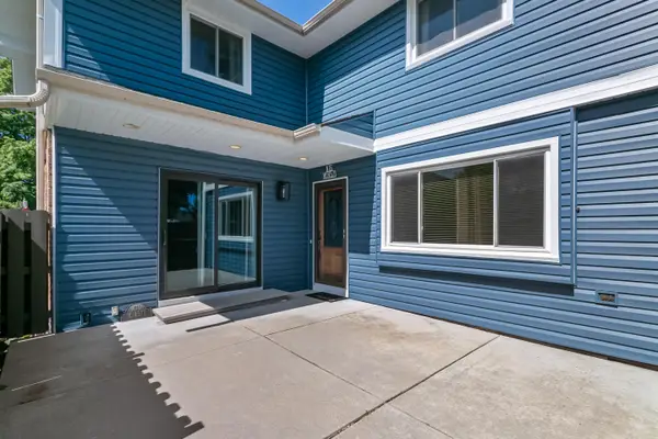 N76W14571 North Point Ct, Menomonee Falls, WI 53051