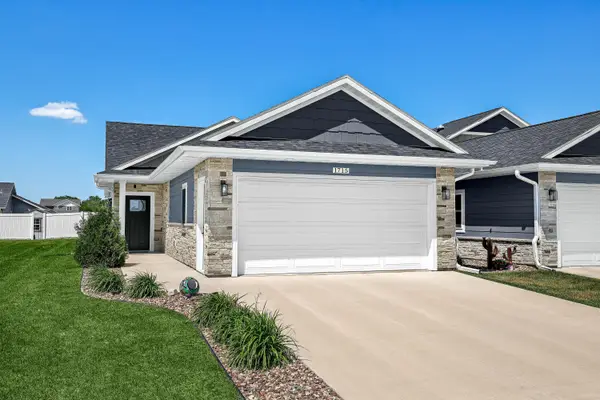 1715 Red Clover St, Holmen, WI 54636
