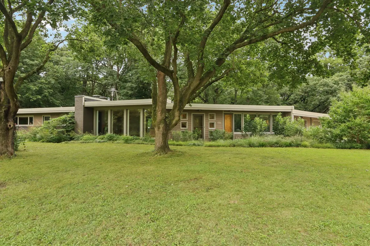 1009 Spring Valley Rd, Burlington, WI 53105 - #1
