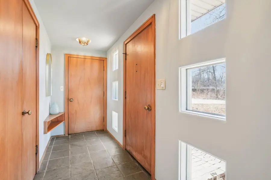1009 Spring Valley Rd, Burlington, WI 53105 - #2