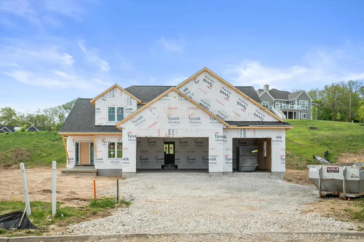 W253N5553 Crescent Hill Dr, Sussex, WI 53089 - #1