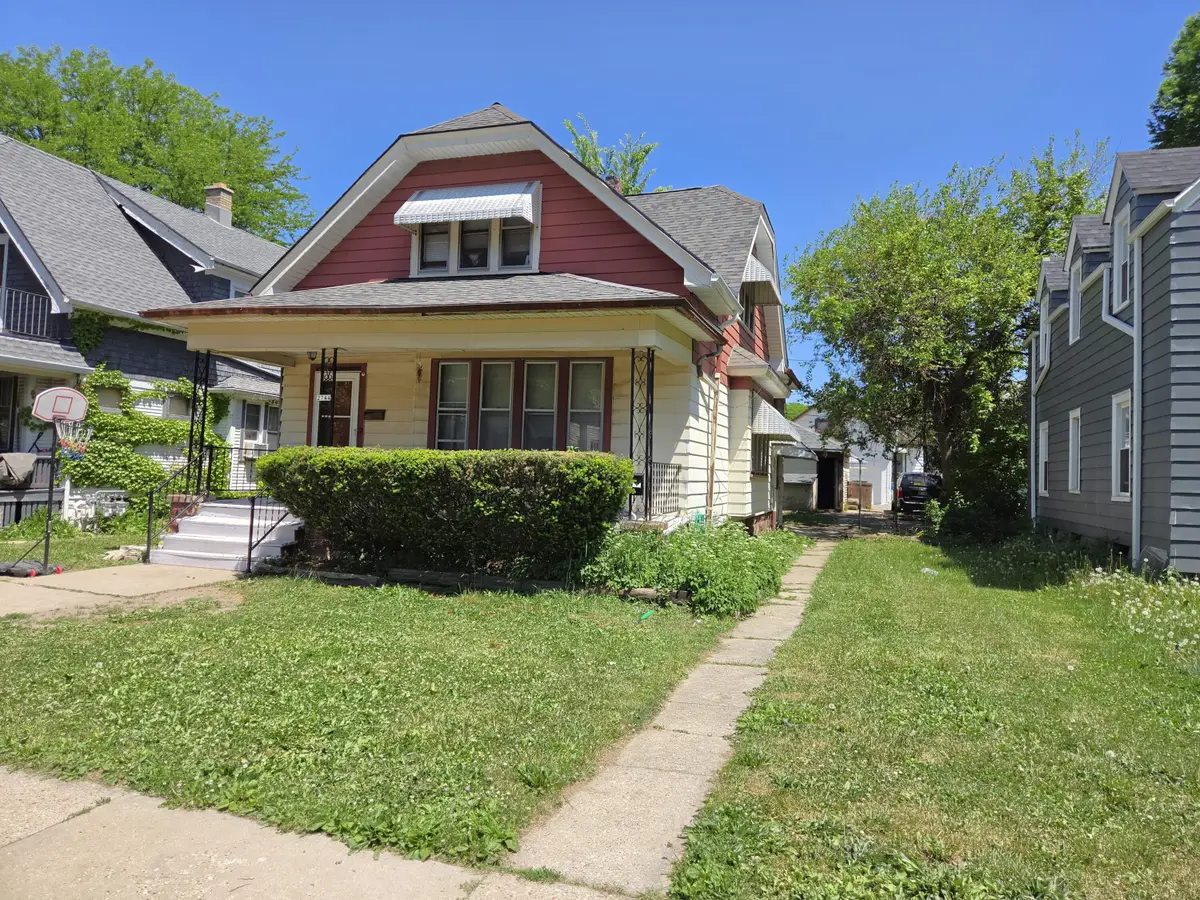 2744 N 52nd St, Milwaukee, WI 53210 - #1