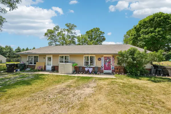1037 Carriage Ct, Palmyra, WI 53156