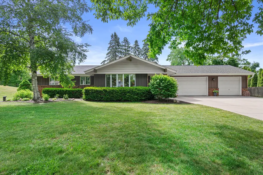 3560 Goetz Dr, Brookfield, WI 53005 - #3