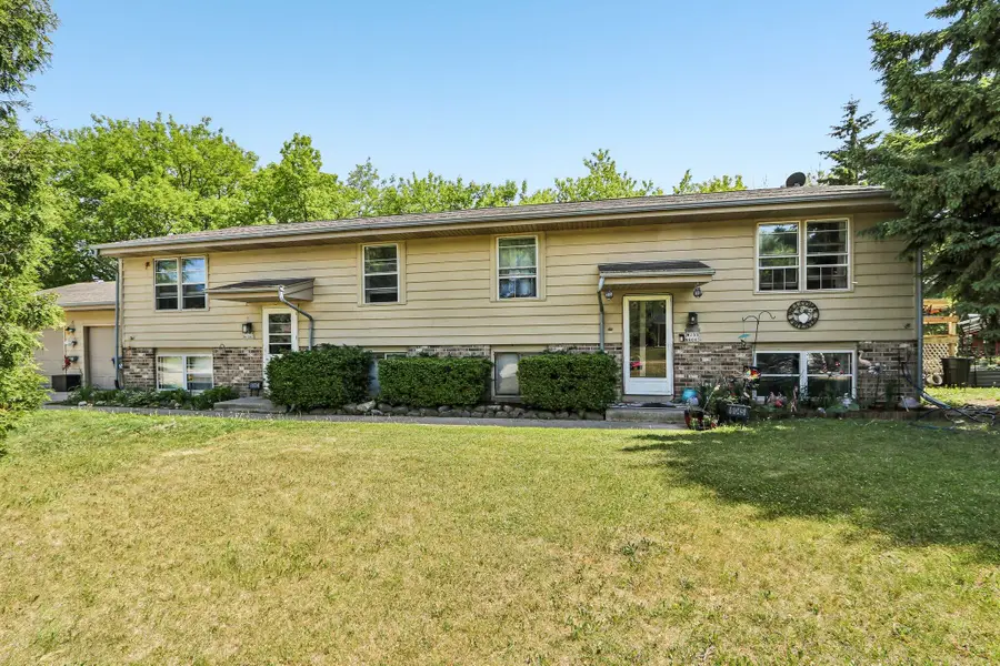 W233N6045 Teakwood Ct, Sussex, WI 53089 - #2