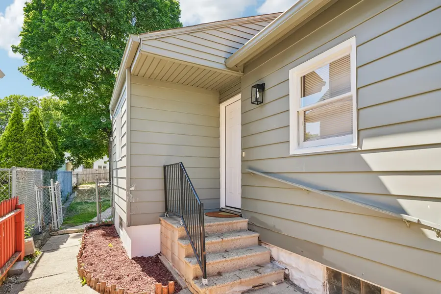 231 S 62nd St, Milwaukee, WI 53214 - #3