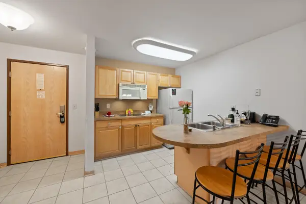 123 Center St, Lake Geneva, WI 53147
