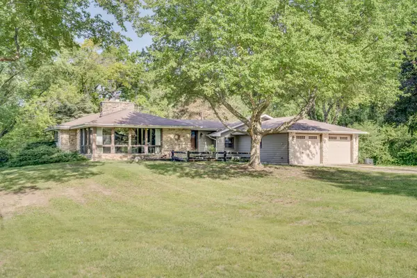 9000 263rd Ave, Salem Lakes, WI 53168