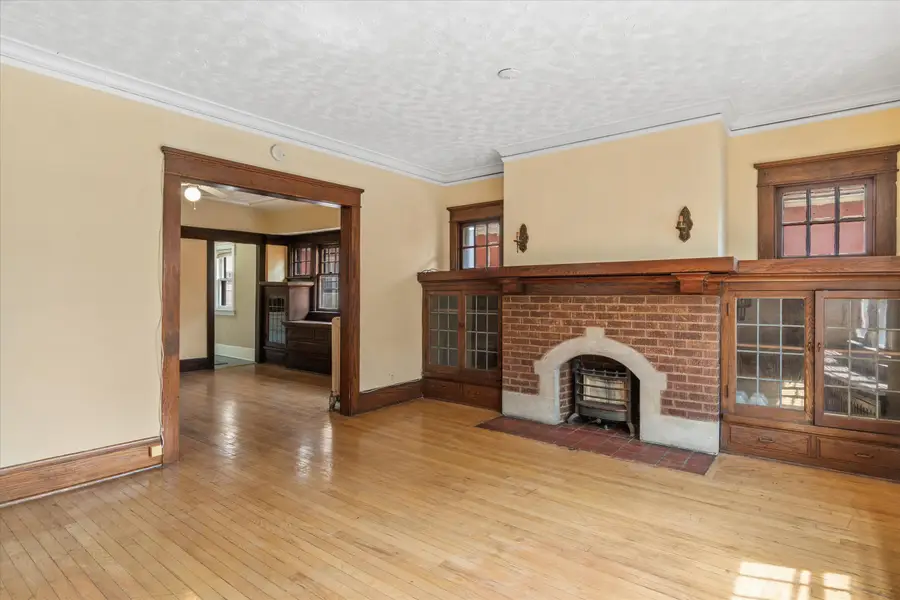 2960 N Maryland Ave, Milwaukee, WI 53211 - #3