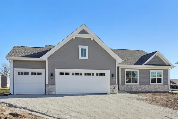 91 York St, Union Grove, WI 53182