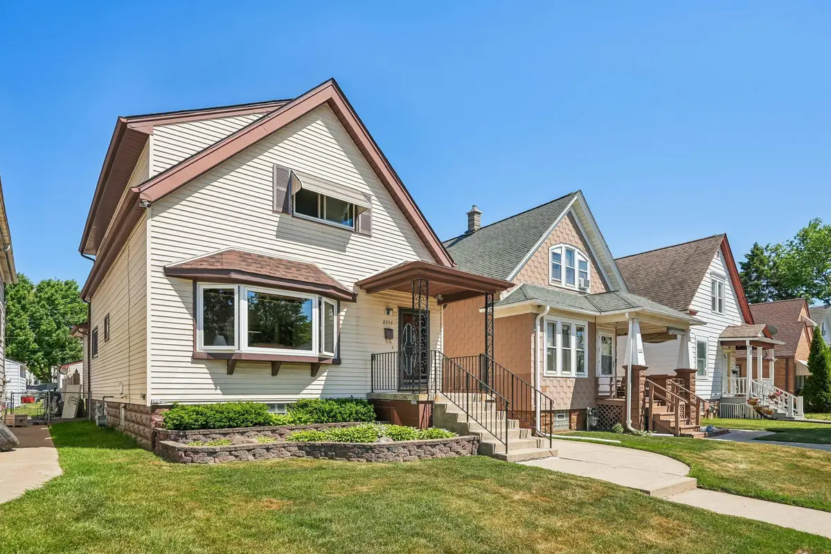 2354 S 32nd St, Milwaukee, WI 53215 - #1