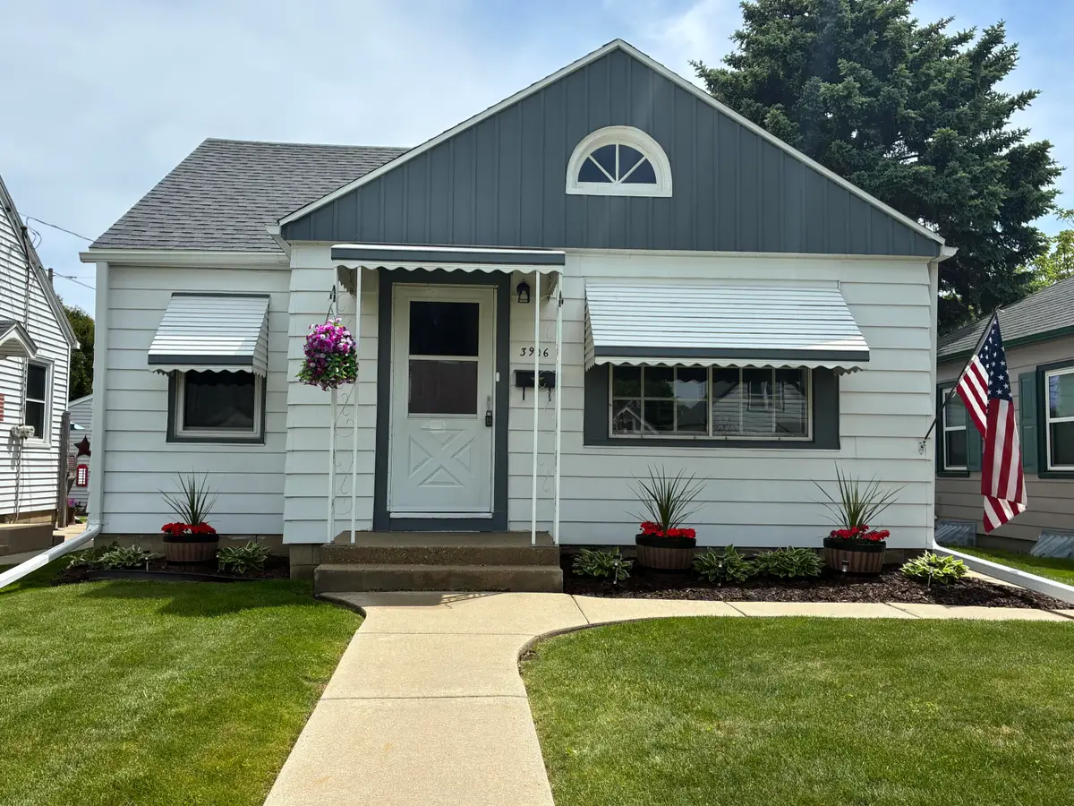 3906 S Kirkwood Ave, Saint Francis, WI 53235 - #1