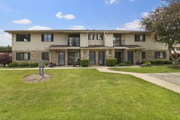3938 81st St, Kenosha, WI 53142
