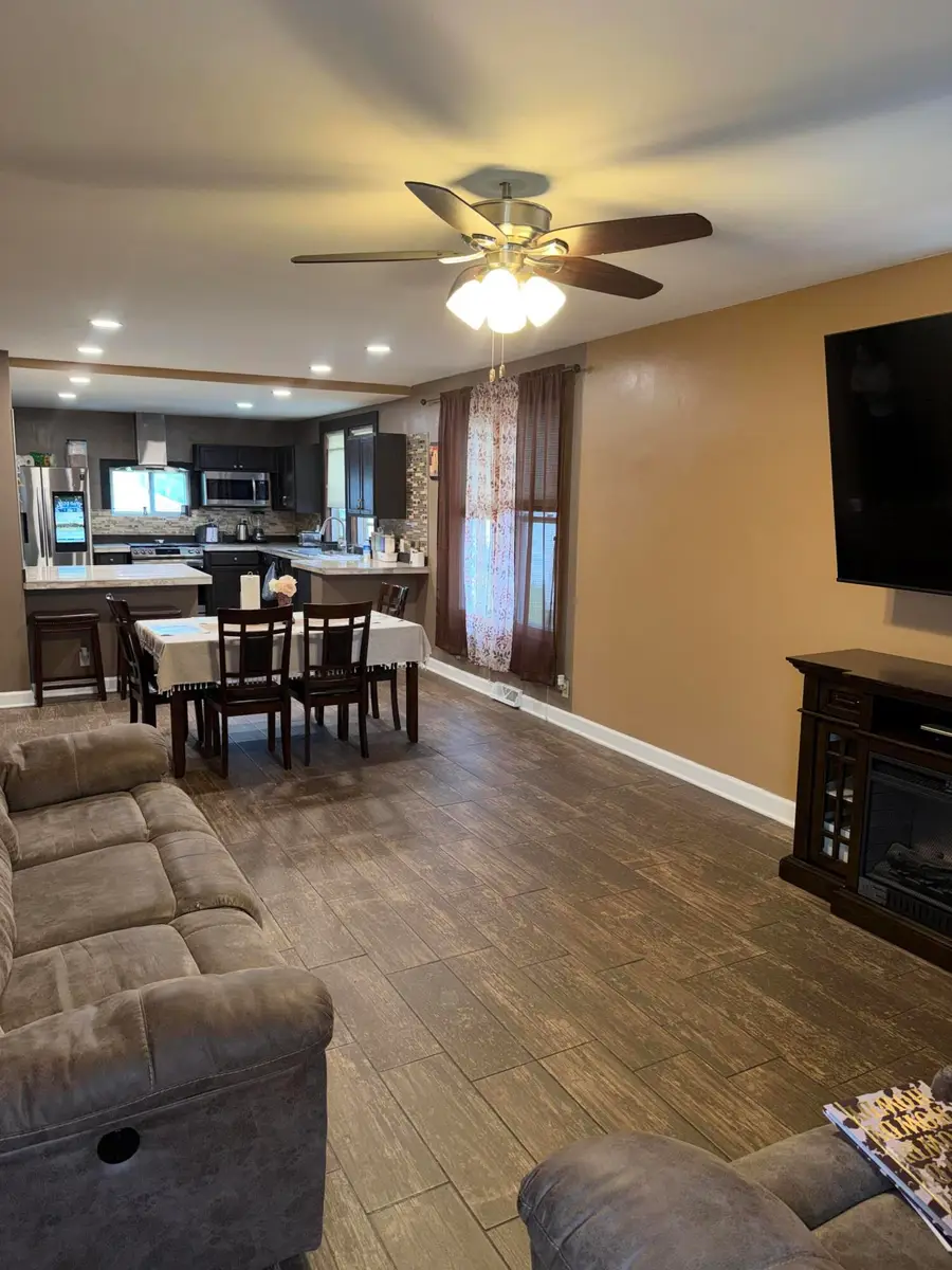 1226 Goold St, Racine, WI 53402 - #2