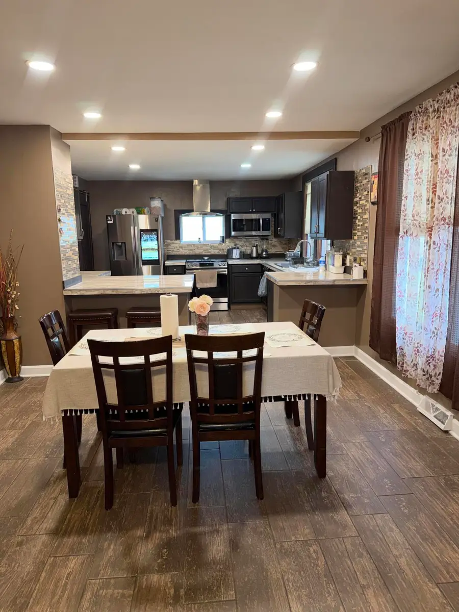 1226 Goold St, Racine, WI 53402 - #3