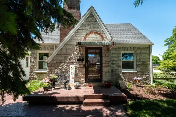 1309 S 91st St, West Allis, WI 53214