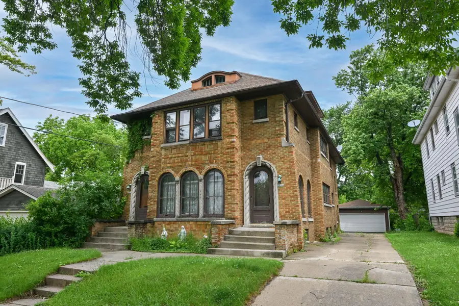 2012 E Newton Ave, Shorewood, WI 53211 - #3