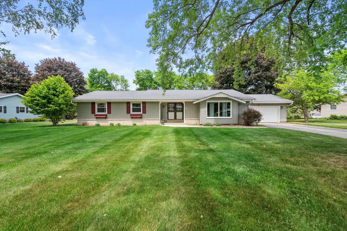 17780 Continental Dr, Brookfield, WI 53045 - #1