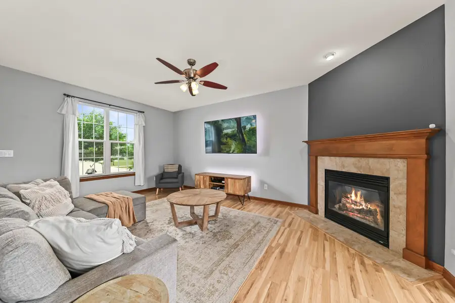 280 Foxglove St, Port Washington, WI 53074 - #3