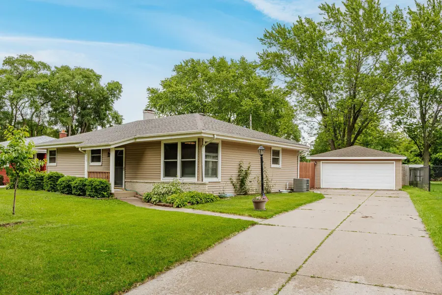 3739 W Parnell Ave, Milwaukee, WI 53221 - #2