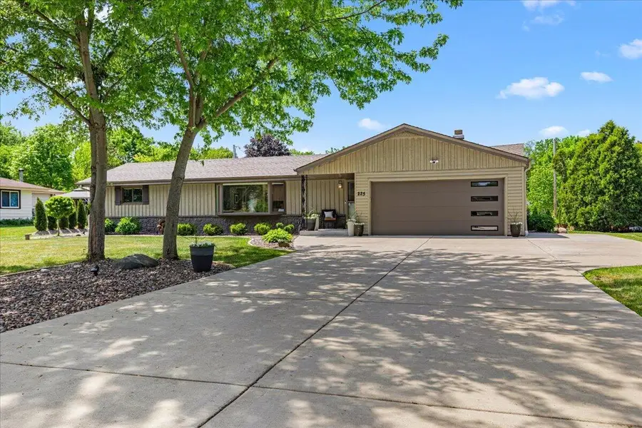 225 N 166th St, Brookfield, WI 53005 - #2