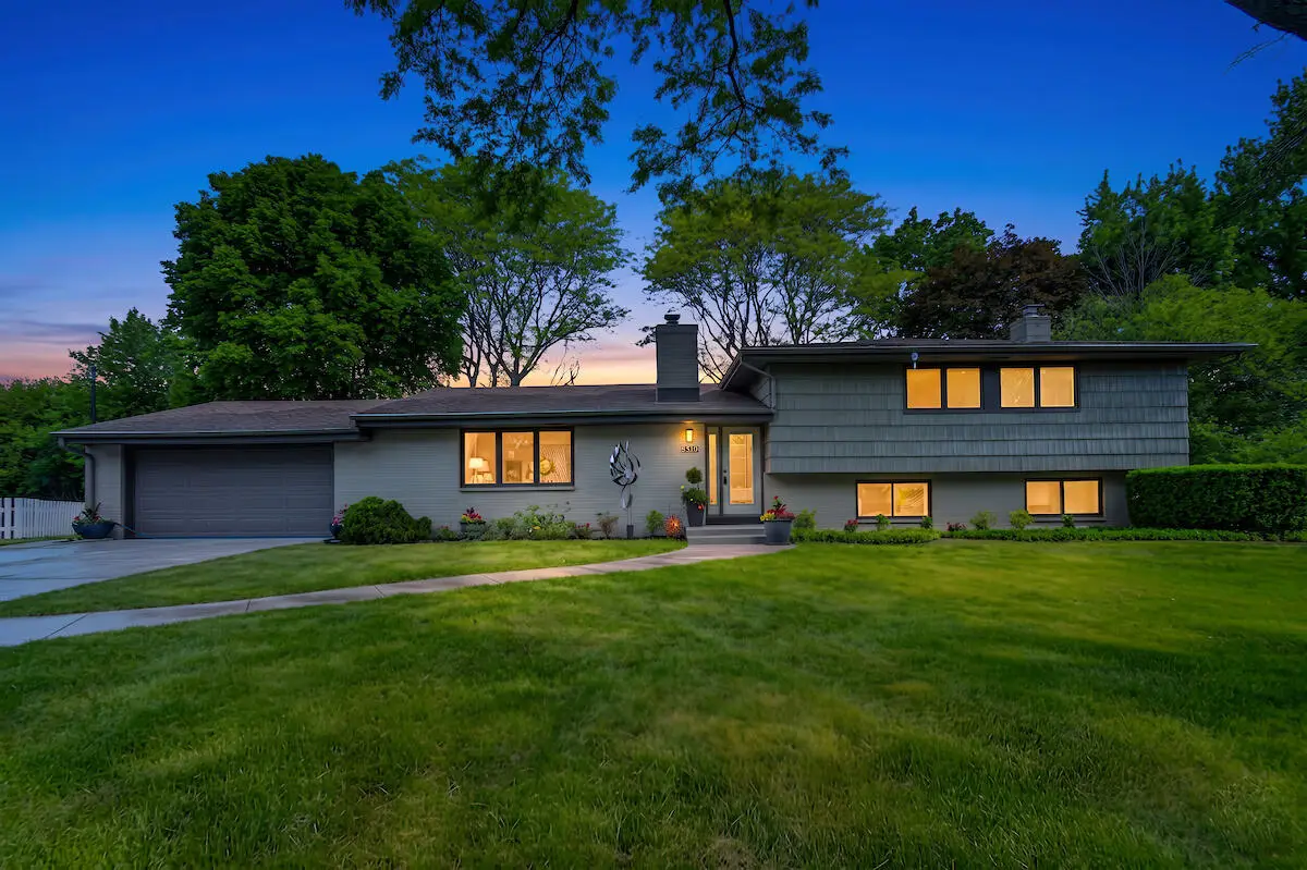 250 W Suburban Ct, Fox Point, WI 53217 - #1