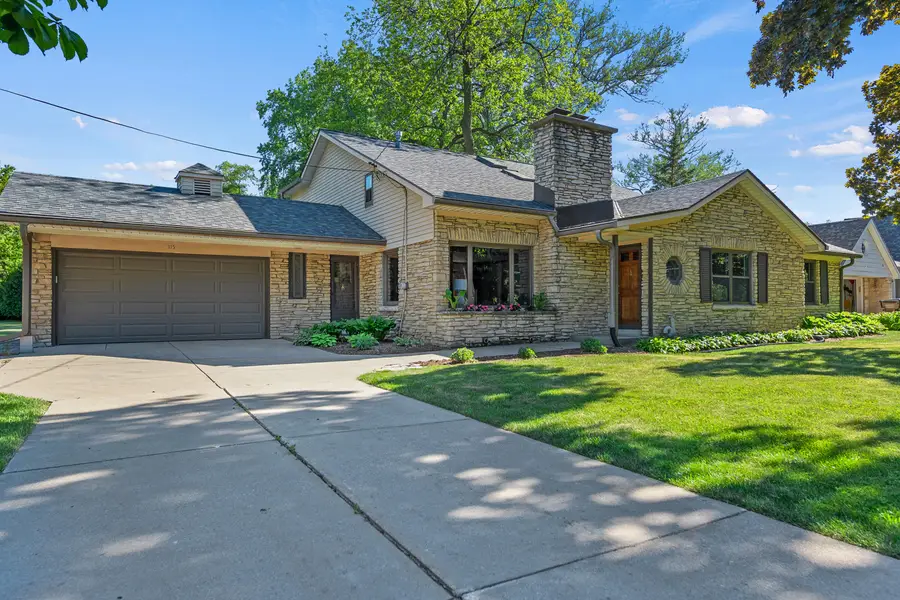 115 W Green Tree Rd, Glendale, WI 53217 - #2