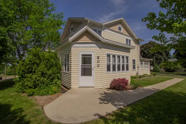 800 W Main St, Watertown, WI 53094