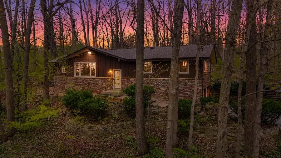 21195 Mary Lynn Dr, Brookfield, WI 53045 - #2