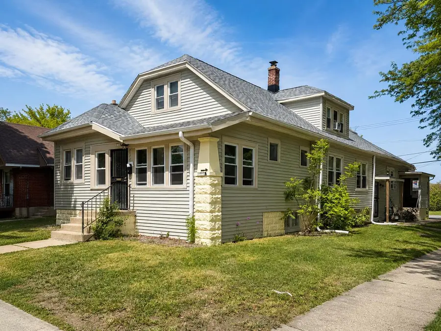 6302 W Medford Ave, Milwaukee, WI 53218 - #2