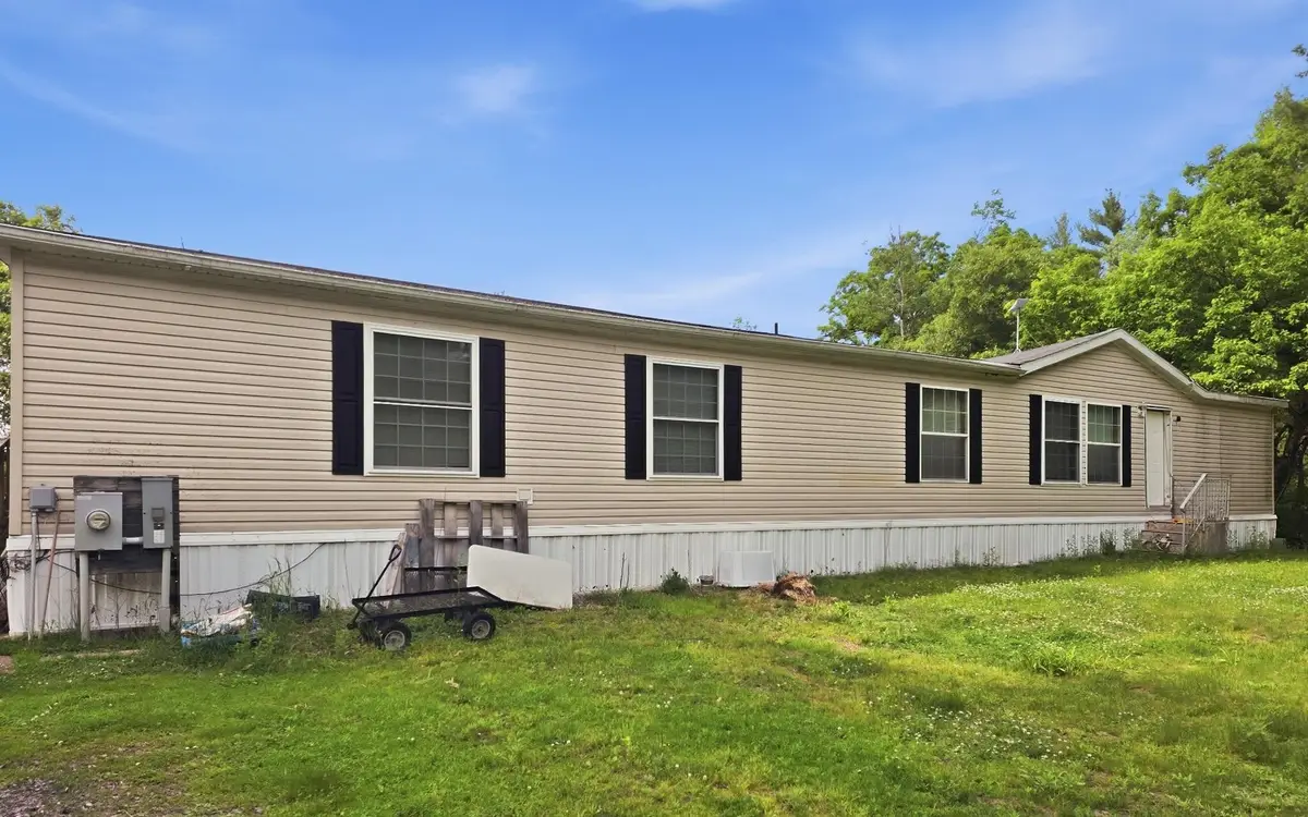 W10402 E 7th St, Brockway, WI 54615 - #1