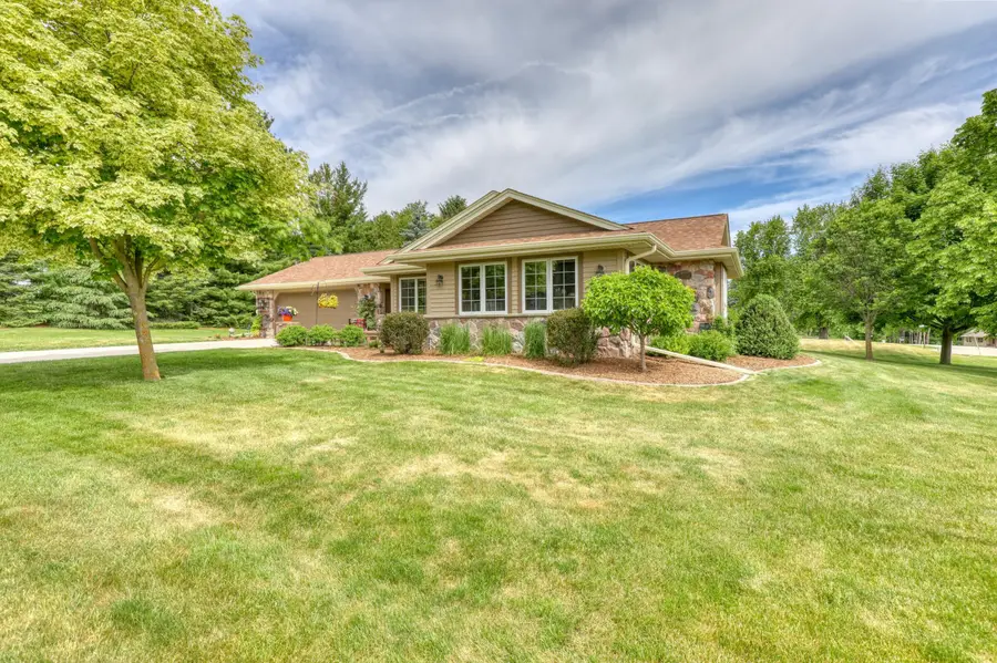 6715 Alpine Dr, Addison, WI 53090 - #3